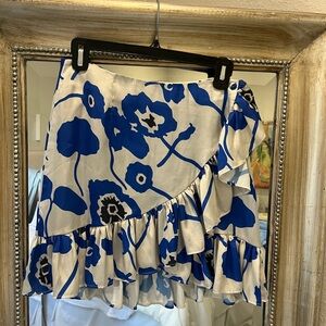 Lobo Rosa skirt worn once, size small but fits more like a medium!!